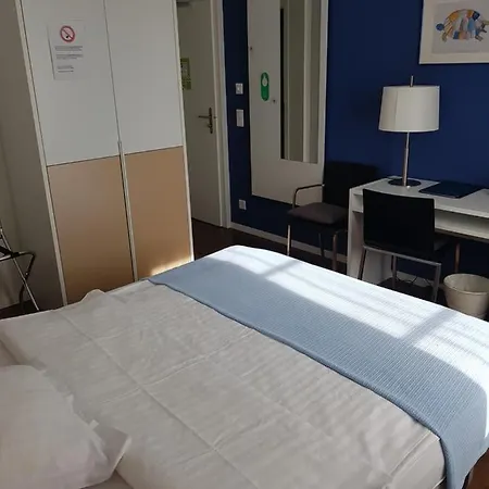 De 3*